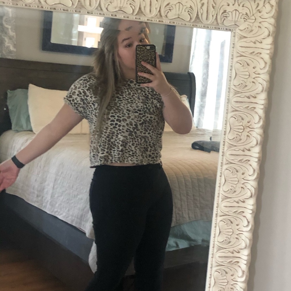 Cheeta print cropped t-shirt